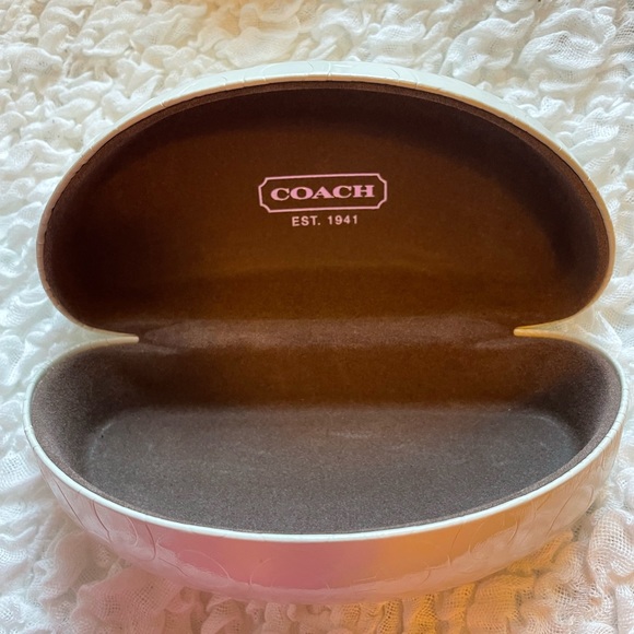 💕👀 VINTAGE AUTHENTIC Coach Sunglasses with Gold Stamp detailing. Beautiful!! - Picture 10 of 12